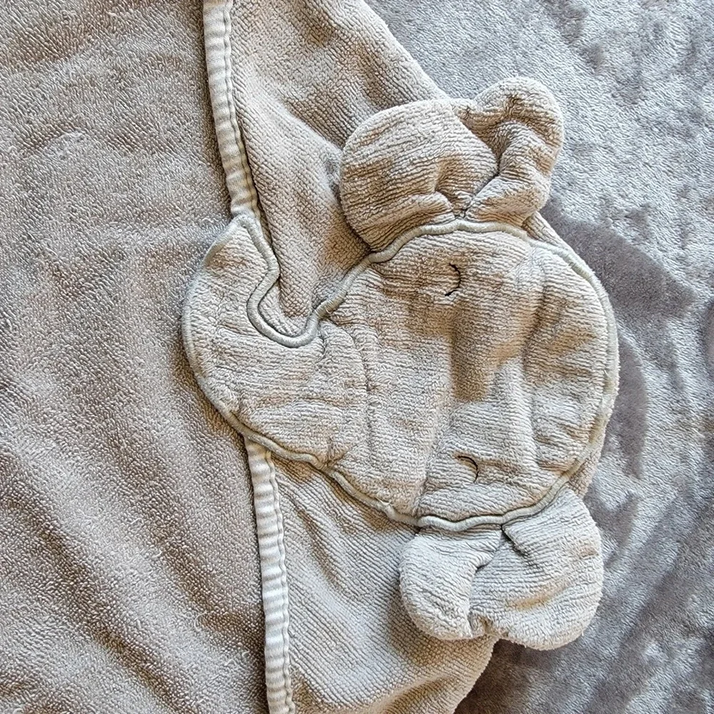 Carter's Hooded Towel Kids OS Grey Excellent Elephant Applique Striped Trim